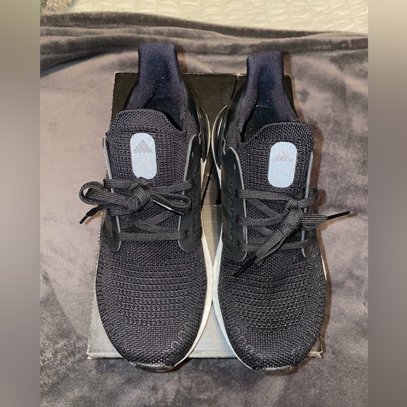 Adidas Ultraboost - Picture 2 of 5